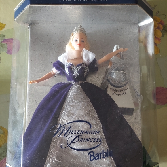 Millennium barbie doll - Picture 1 of 2
